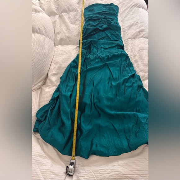 Gorgeous Jovani gown - Picture 7 of 8